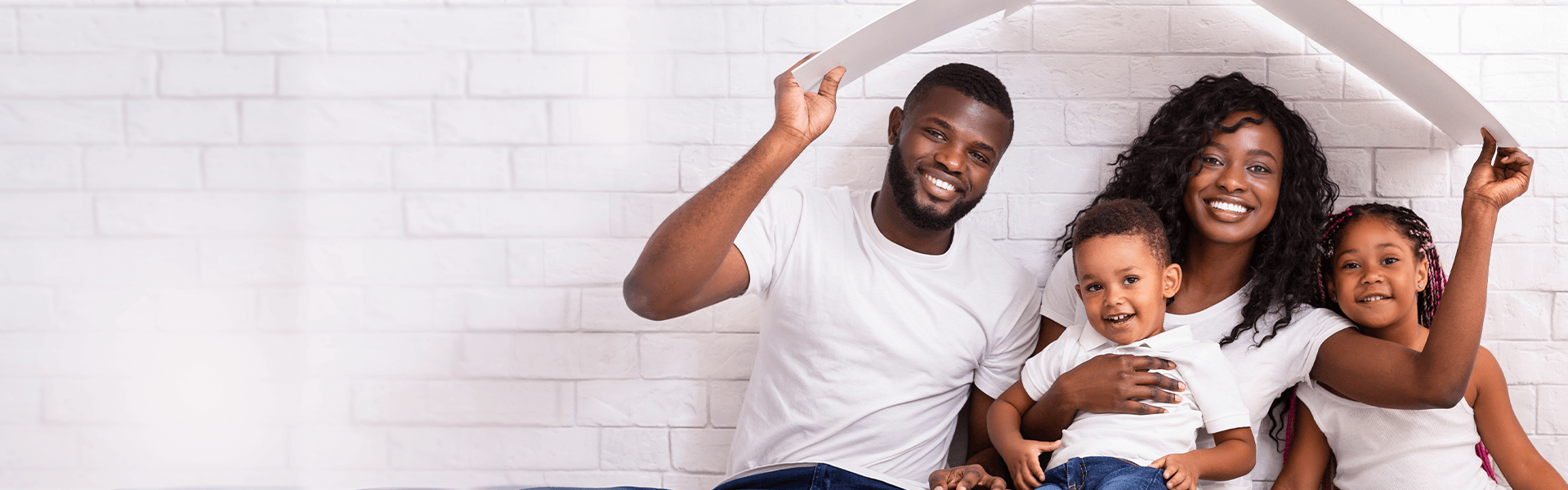<p>With Moçambique <br> Companhia de Seguros</p><h2>Everything <br>ends well!</h2>